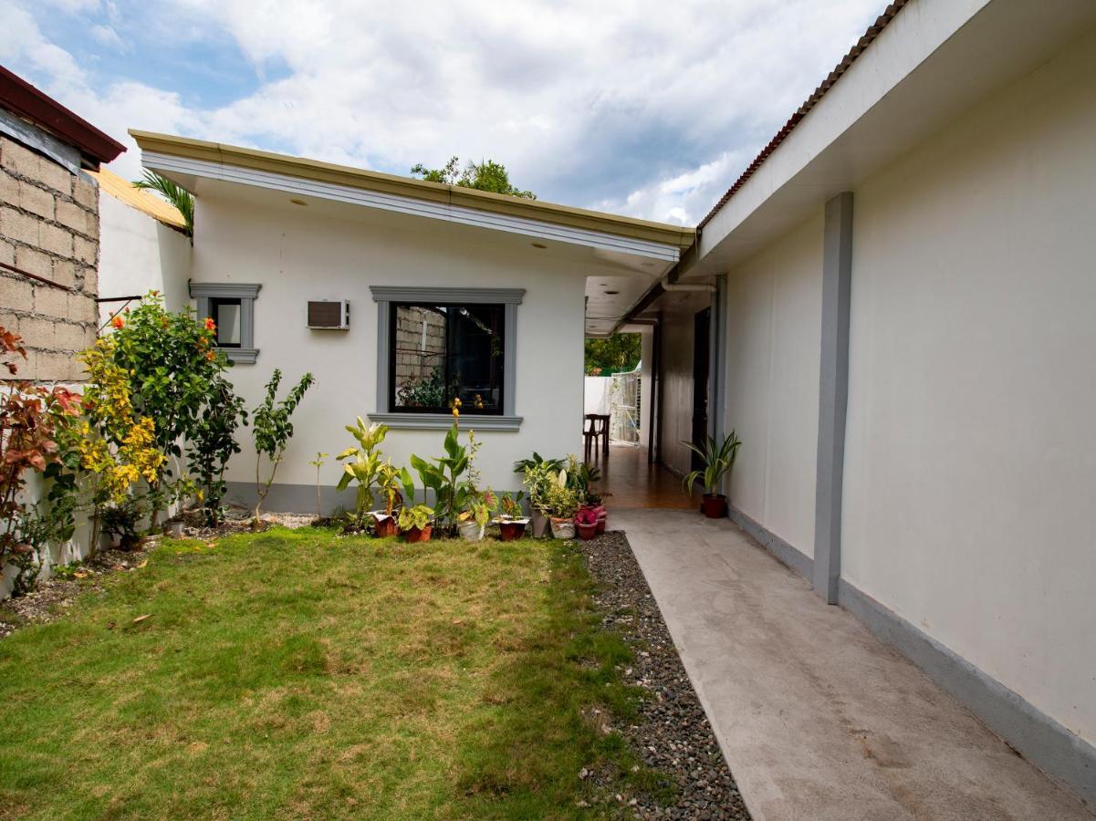 Oyo 777 Rn Guesthouse Moalboal Exterior foto